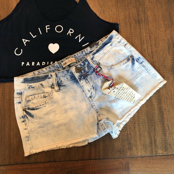 ° YMI JEAN SHORTS NWT ° - Picture 1 of 5